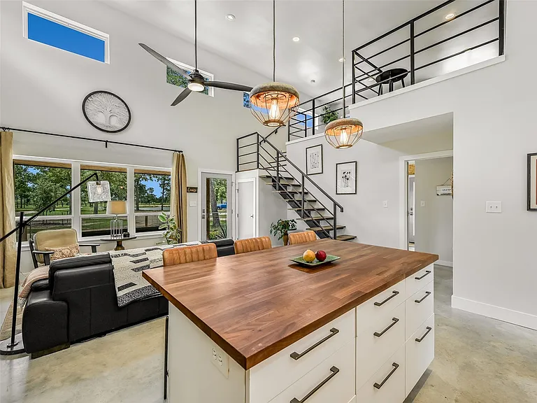 Silo Ranch: Modern Farmhouse with Converted Grain Silo on 23 AG-Exempt Acres Near Austin