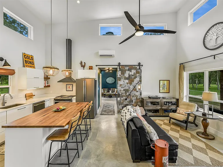 Silo Ranch: Modern Farmhouse with Converted Grain Silo on 23 AG-Exempt Acres Near Austin