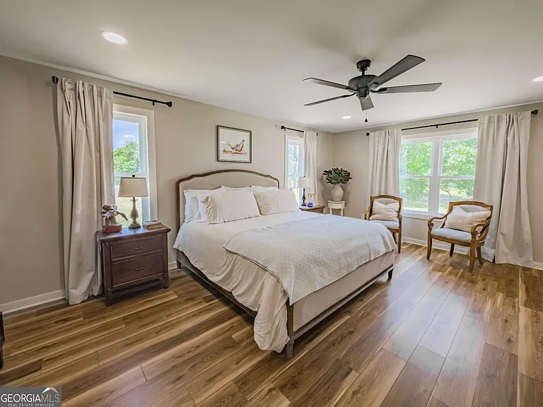 A Renovated Home on 32 Acres of Tift County Pasture