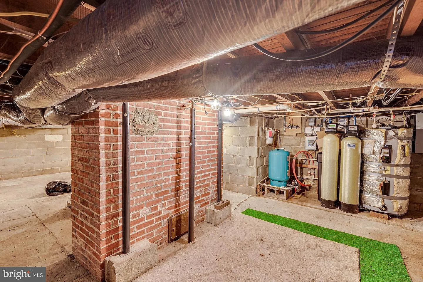 Two Ranch Homes on 5 Private Acres, Ready to Reimagine