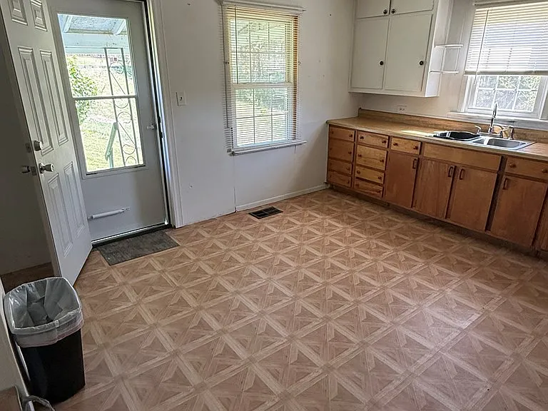 Cottage with Spring-Fed Pond and Fenced Field on 4.59 Acres Near the New River