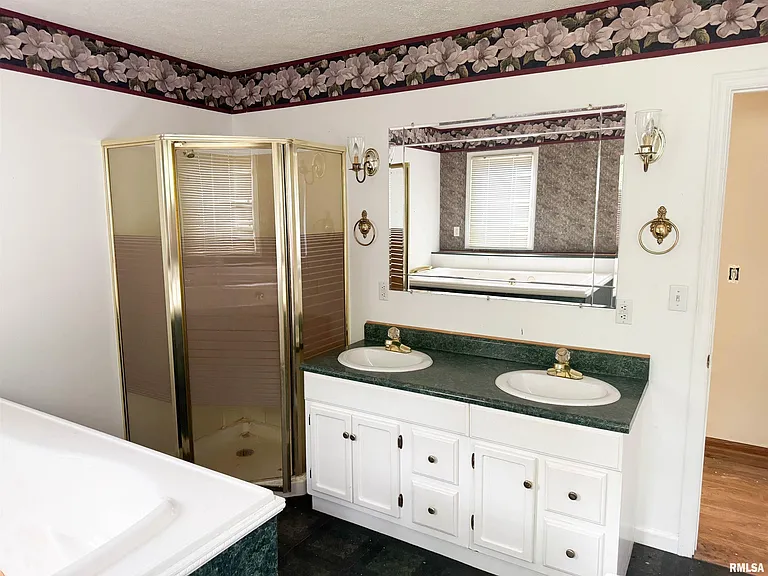35 Wooded Acres with Two Ponds and a Fixer-Upper Home in the Shawnee Hills Near Garden of the Gods