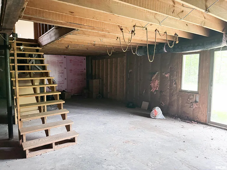 35 Wooded Acres with Two Ponds and a Fixer-Upper Home in the Shawnee Hills Near Garden of the Gods
