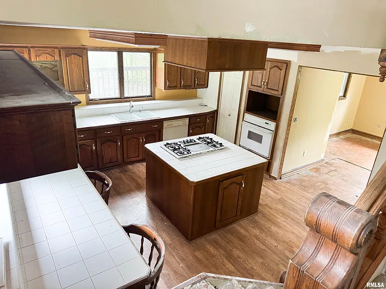 35 Wooded Acres with Two Ponds and a Fixer-Upper Home in the Shawnee Hills Near Garden of the Gods