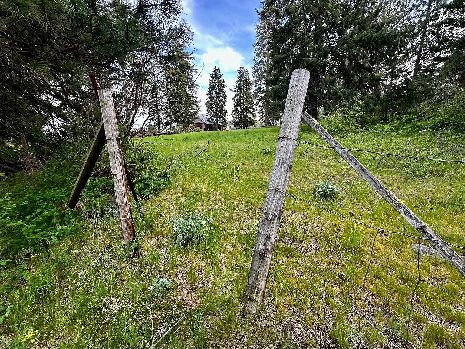 A Substantial Barn on 5 Acres Near the Yakima River