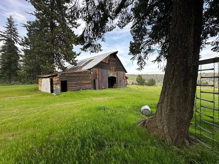 A Substantial Barn on 5 Acres Near the Yakima River