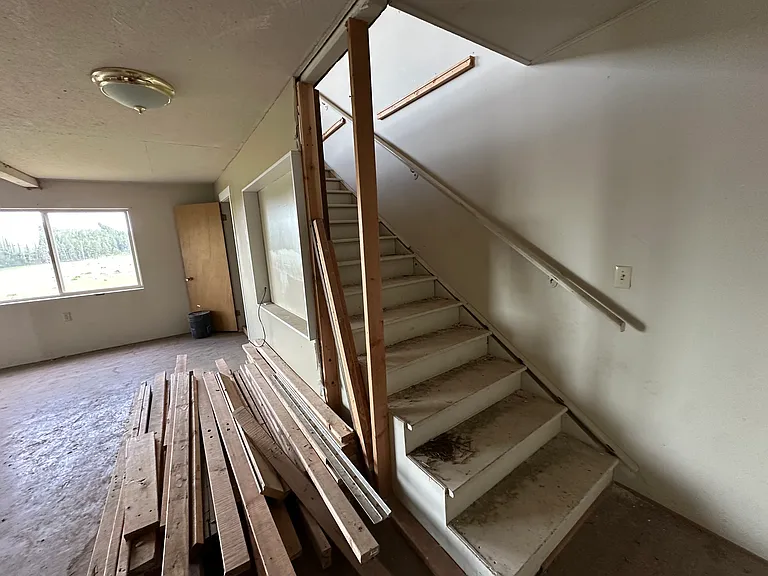 A Substantial Barn on 5 Acres Near the Yakima River