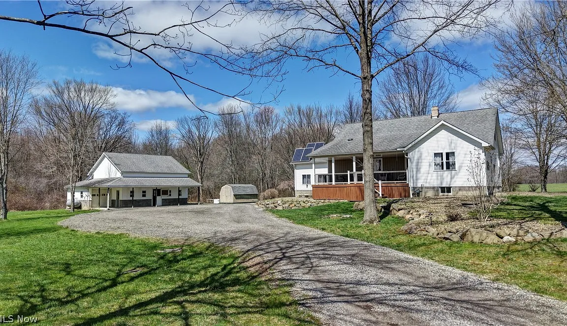 An Off-Grid Solar Home With a Barn and Shop on 7 Acres