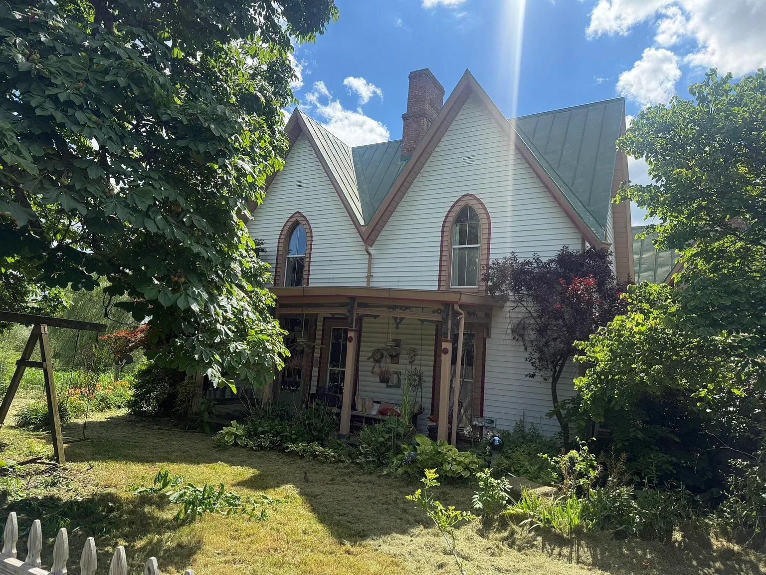 Spacious Farmhouse on 4 Acres in the Bluegrass Region
