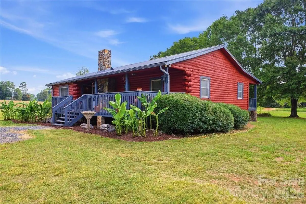 Log Home on 4 Acres in the Catawba Valley