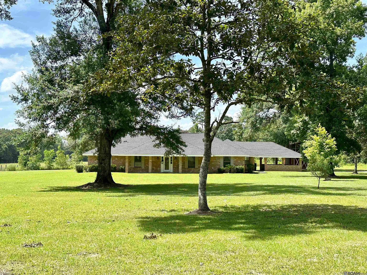 A Fully Remodeled Farmhouse on 11.8 Evangeline Parish Acres